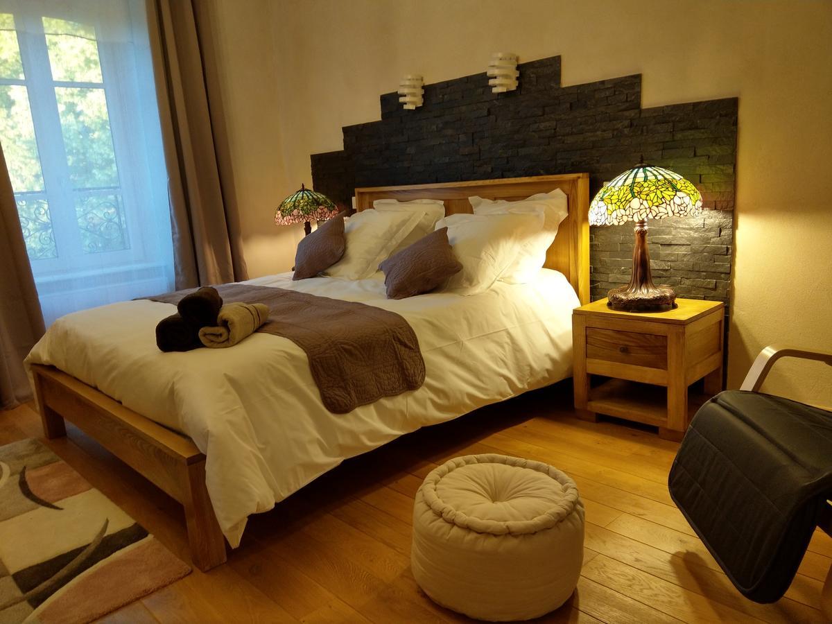 Les Chambres D'Hotes De La Frissonnette Auzelles Exteriör bild