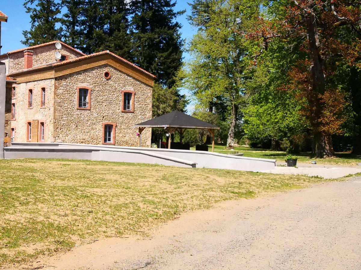 Les Chambres D'Hotes De La Frissonnette Auzelles Exteriör bild